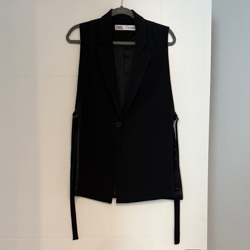Zara Black Sleeveless Tailored Blazer Vest